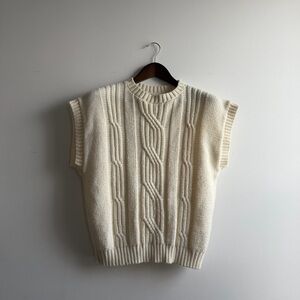 Alfred Dunner Ivory Cable Knit Sweater Vest — Size M — Made in USA